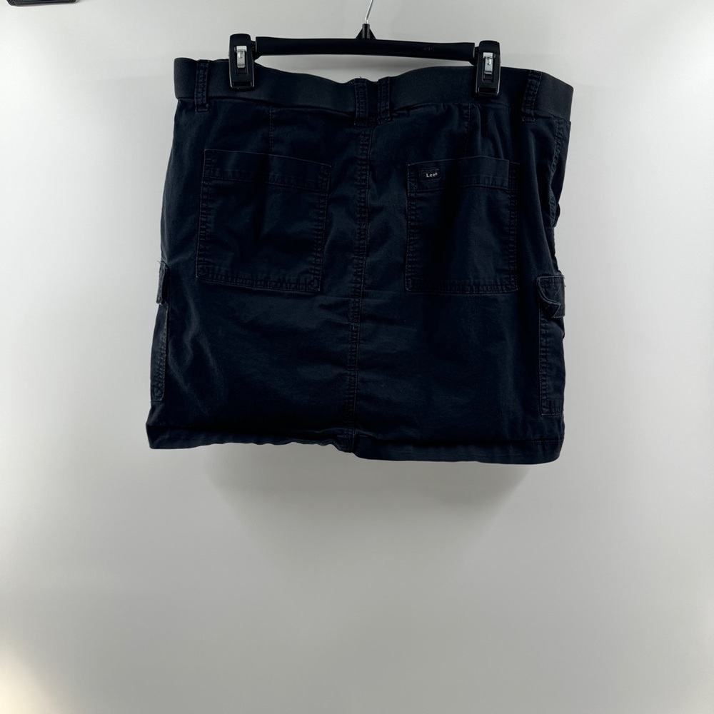 Lee Black Cargo Mini Skirt with Built-In Shorts – Women’s Medium (16) - Picture 5 of 9